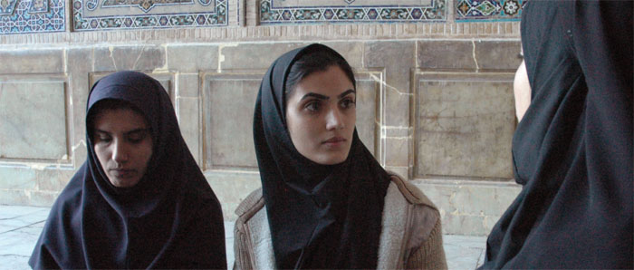 Art restoration university students at a field trip to the Jame Mosque, Isfahan, Iran 